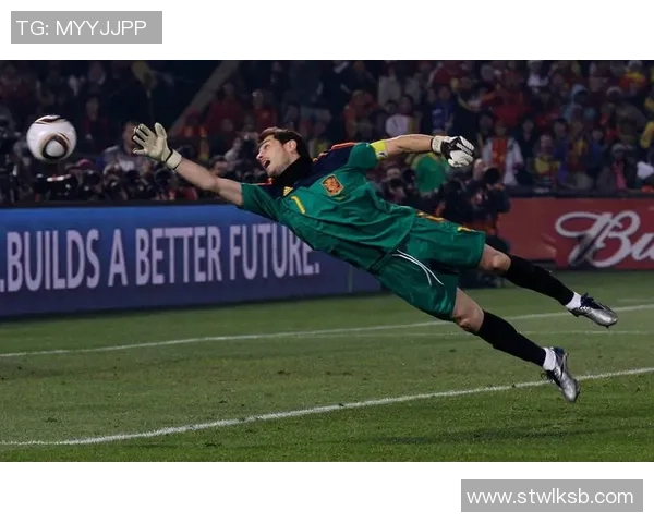 历代足球巨星风采回顾与精彩瞬间全景展示 历代足球巨星风采回顾与精彩瞬间全景展示