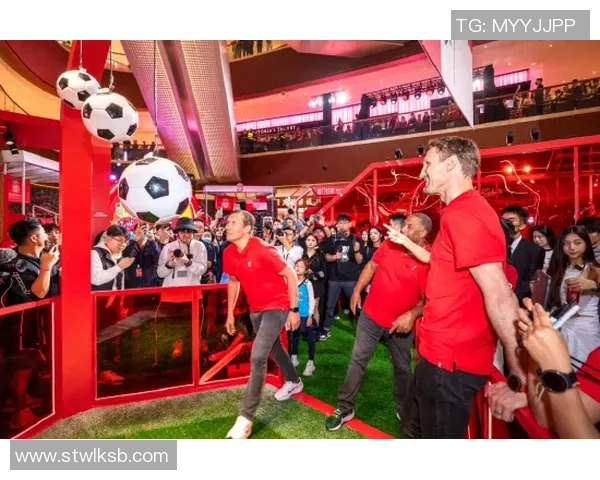 足球明星联赛超级组盛典开启球迷热情高涨期待精彩对决 足球明星联赛超级组盛典开启球迷热情高涨期待精彩对决
